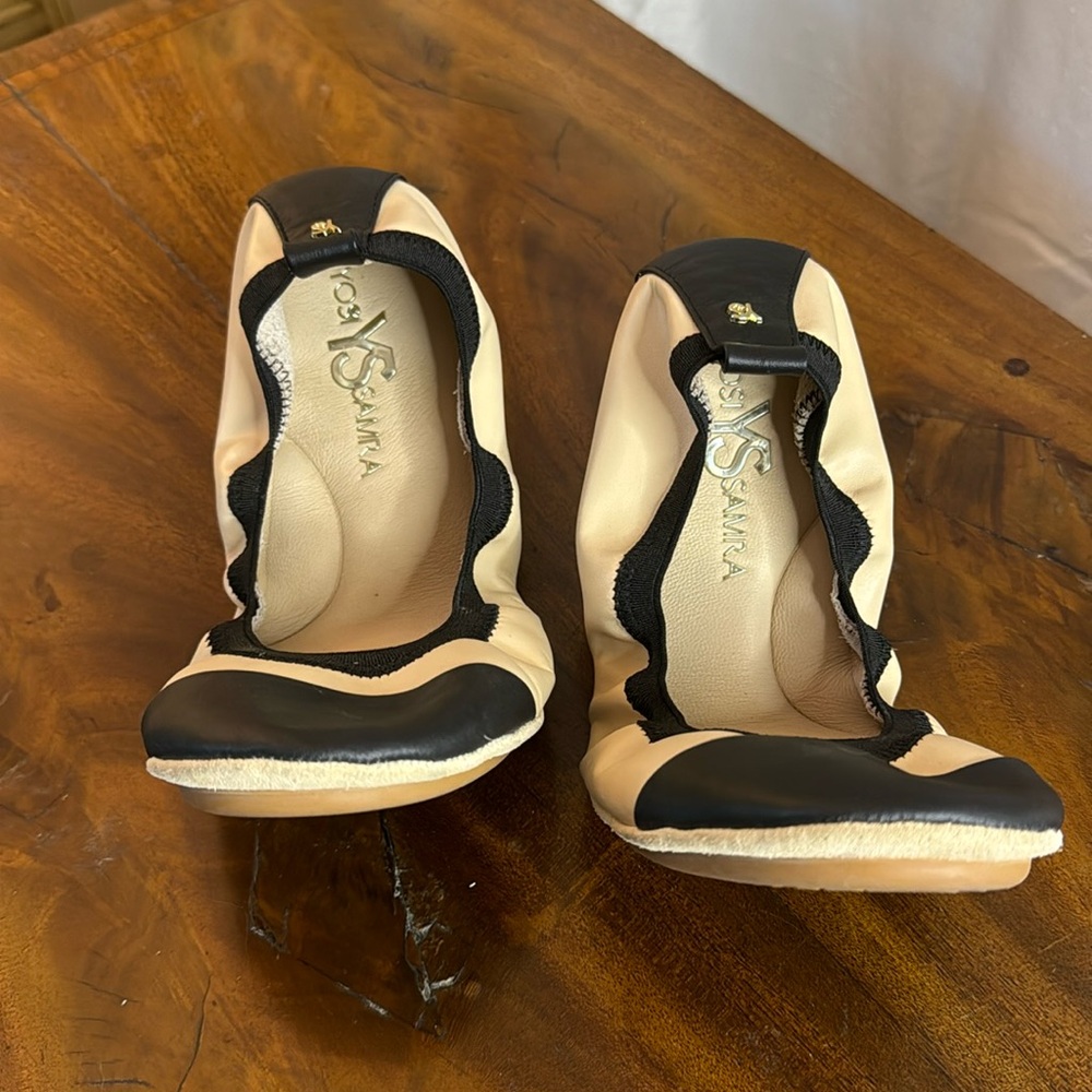 Yosi Samra Black and Cream Flats